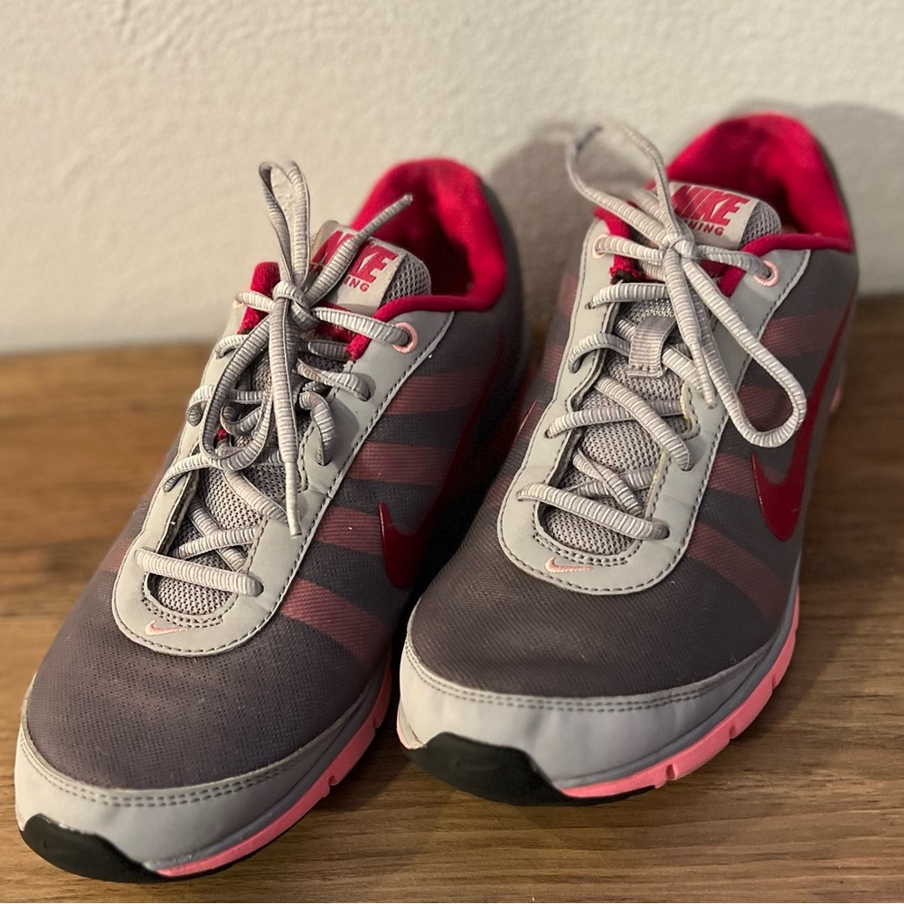 Nike Women’s Air Total Core TR – Size 8.5 – Gray Running Shoes